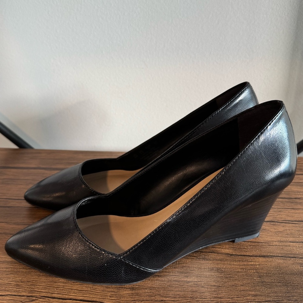 Franco Sarto Frankie Black Leather Wedge Pump - Size 6 Wide